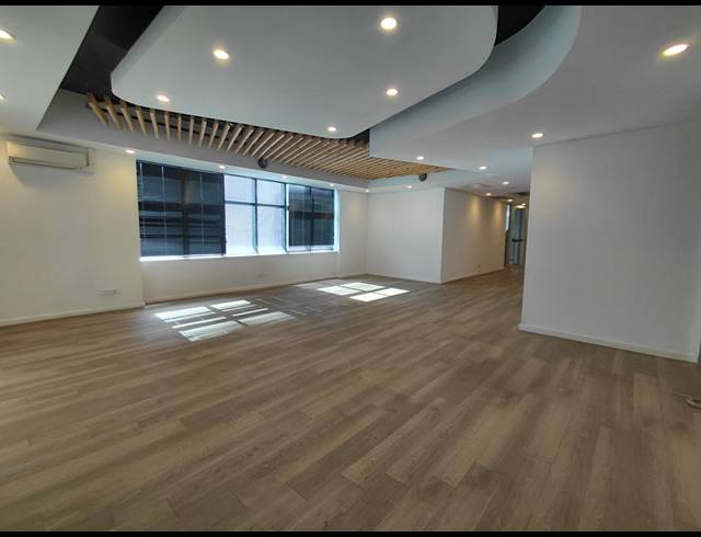 155M² OFFICE TO LET IN FOURWAYS